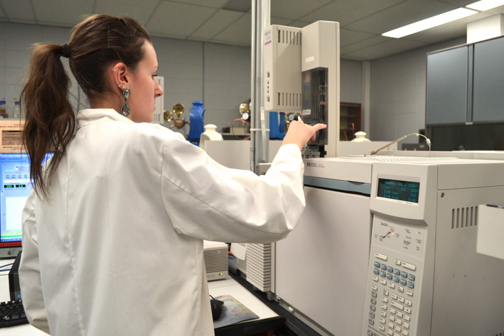 étudiant en chimie analytique cégep de Lévis